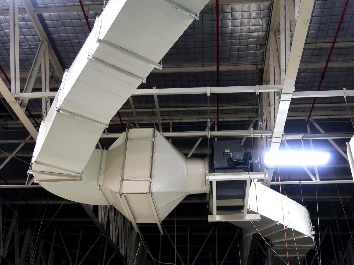 Efektywność energetyczna systemów wentylacyjnych w biurach – klucz do oszczędności i komfortu